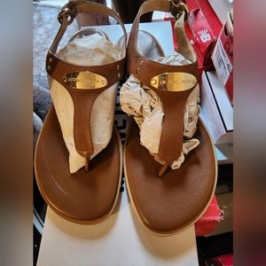 MK logo plate leather sandal 6.5